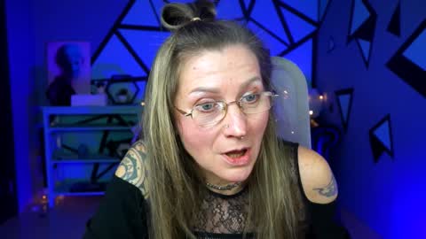 Frida Tander online show from 02.08.25