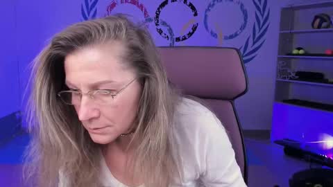 Frida Tander online show from 02.10.25