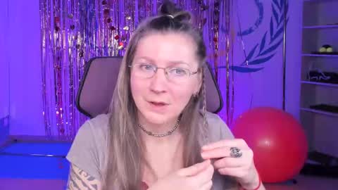 Frida Tander online show from 02.23.25