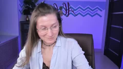 Frida Tander online show from 03.10.25