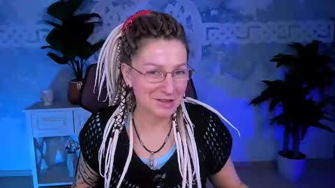 Frida Tander online show from 12.15.25