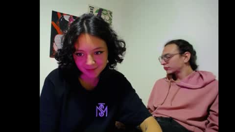 Snapshot of frikisa chatting on 05.30.26 frikisa online show from 05.30.26
