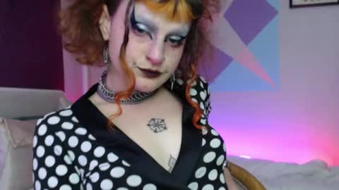 Snapshot of friskyflowers chatting on 12.14.25 cherry online show from 12.14.25