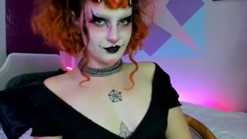 Snapshot of friskyflowers chatting on 01.11.26 cherry online show from 01.11.26