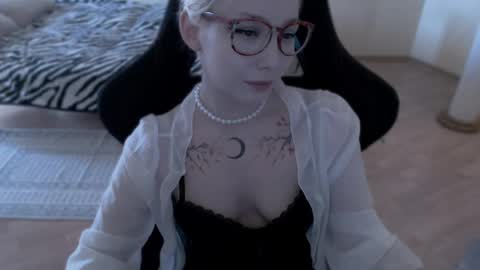 Lilith online show from 05.05.26