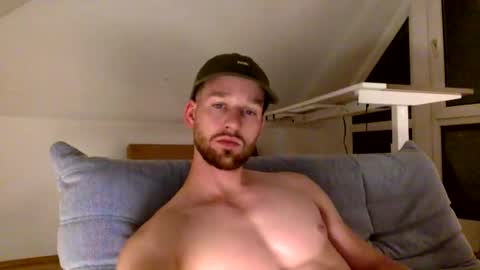 Snapshot of frozenyoga chatting on 09.21.25 frozenyoga online show from 09.21.25