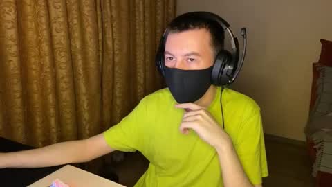 Snapshot of froztai chatting on 12.03.25 froztai online show from 12.03.25