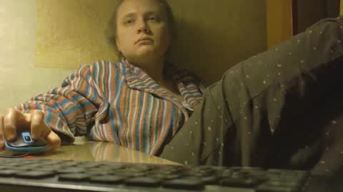 FrumCake online show from 12.22.25