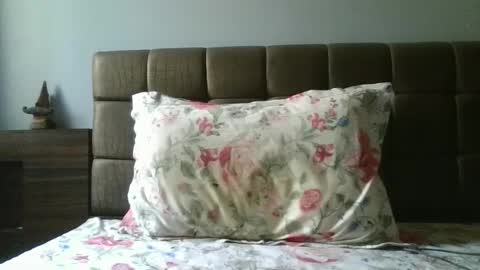 Snapshot of fruti_loops chatting on 02.15.25 fruti loops Bull online show from 02.15.25