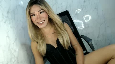 Snapshot of fuckerjenny8 chatting on 06.18.26 sweetyJENNY online show from 06.18.26