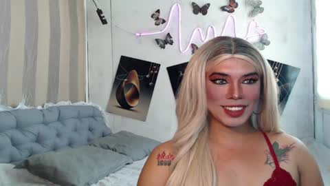 MISS NEILLY online show from 08.01.26