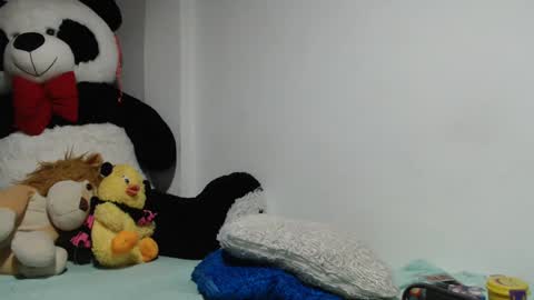 Mia and Gary  online show from 02.18.25