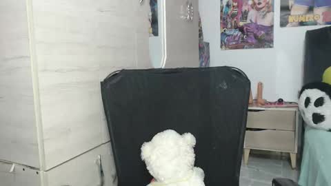 Mia and Gary  online show from 11.13.25