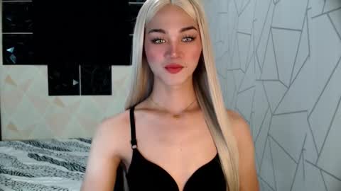 MISS IVANA online show from 01.12.26