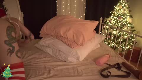 Snapshot of fuckingtoy_ chatting on 12.29.24 Eva all my links online show from 12.29.24