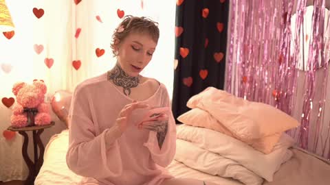 Snapshot of fuckingtoy_ chatting on 02.14.26 Eva all my links online show from 02.14.26