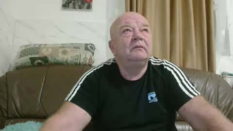 Snapshot of fullballs6 chatting on 11.10.25 fullballs6 online show from 11.10.25