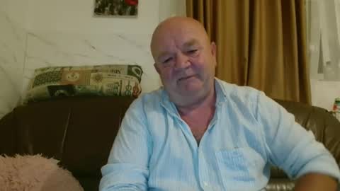 Snapshot of fullballs6 chatting on 11.12.25 fullballs6 online show from 11.12.25