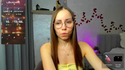 Snapshot of fun__nd__bun chatting on 02.13.26 fun__nd__bun online show from 02.13.26