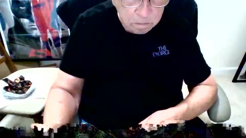 Snapshot of funclemike chatting on 09.13.25 funclemike online show from 09.13.25