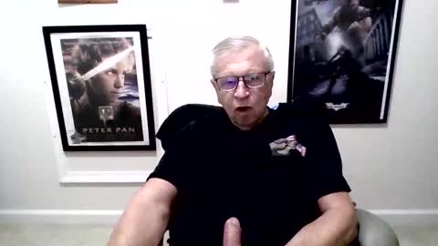 Snapshot of funclemike chatting on 10.28.25 funclemike online show from 10.28.25