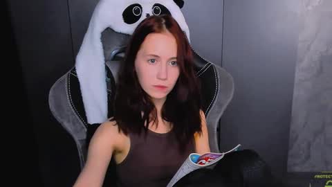 Snapshot of funny_bunny23 chatting on 11.12.25 Eva online show from 11.12.25