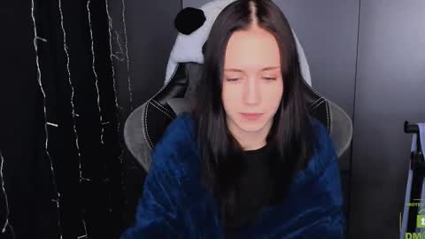 Snapshot of funny_bunny23 chatting on 11.28.25 Eva online show from 11.28.25