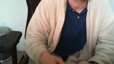 Snapshot of funnyeucouple chatting on 05.12.26 YWhiteNiceMan online show from 05.12.26