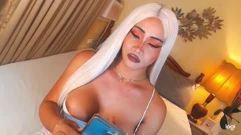 Snapshot of funtastic_harlow chatting on 11.18.25 Maddonna online show from 11.18.25