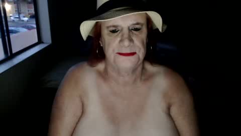 Snapshot of funwithgracie chatting on 11.15.25 funwithgracie online show from 11.15.25