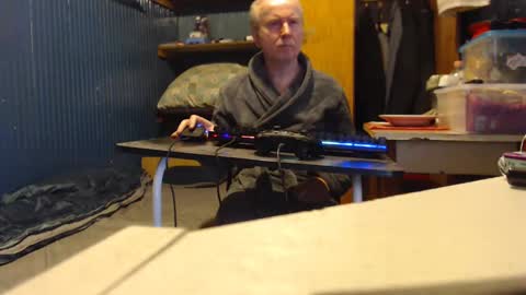 Snapshot of furosz chatting on 01.27.25 furosz online show from 01.27.25