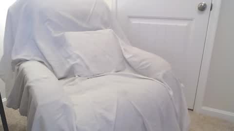 Snapshot of furring chatting on 10.13.25 furring online show from 10.13.25