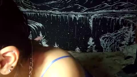 futuresizequeen online show from 12.02.25