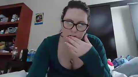 fuzzypeaches87 online show from 01.16.26