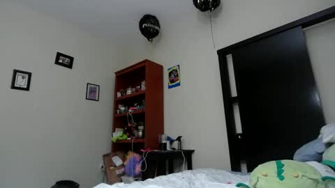 fuzzypeaches87 online show from 05.15.26