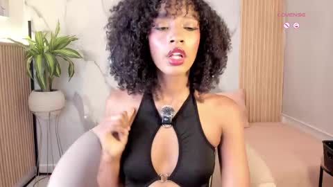   Independent model online show from 05.19.26