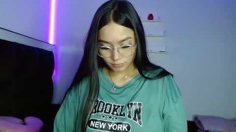 Victoria online show from 03.05.25