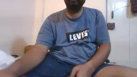 Snapshot of g0lu_ chatting on 10.15.25 Nunnu online show from 10.15.25