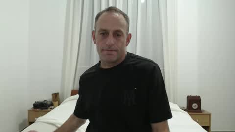 Snapshot of g10303 chatting on 10.15.25 g103031910303 online show from 10.15.25