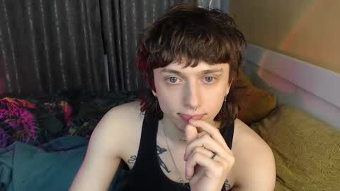 Snapshot of g1vememoney chatting on 11.15.25 Ian online show from 11.15.25