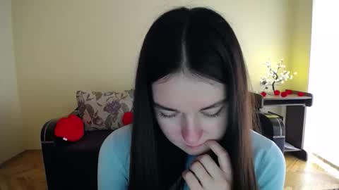 Snapshot of gabby_di chatting on 04.22.26 Jaklin online show from 04.22.26