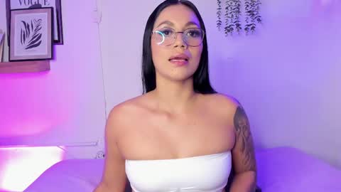 Snapshot of gabihills chatting on 06.09.26 GABRIELA online show from 06.09.26