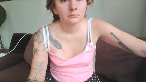 Snapshot of gabriela_miller_2 chatting on 05.29.26 Gabriela Miller online show from 05.29.26