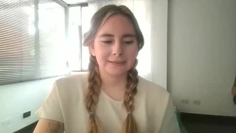 Snapshot of gabriela_miller_2 chatting on 05.30.26 Gabriela Miller online show from 05.30.26