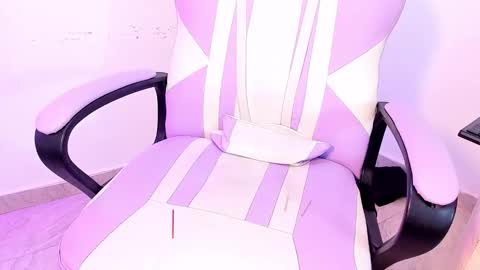 Snapshot of gabrielaa_miller_ chatting on 11.04.25 gabrielaa_miller_ online show from 11.04.25