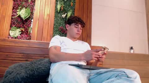 Snapshot of gabriell_ramirez_ chatting on 02.22.25 gabriell_ramirez_ online show from 02.22.25