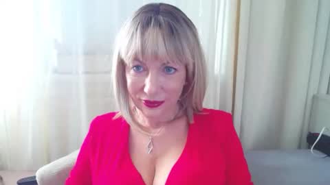 Snapshot of gabriellemature chatting on 10.29.25 GabrielleMature online show from 10.29.25