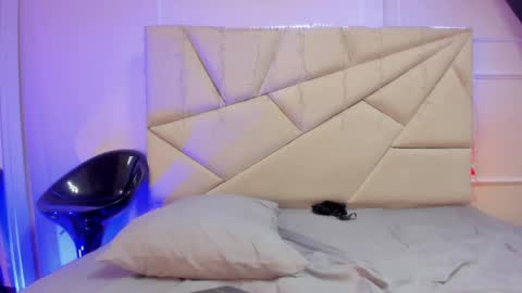  gabriela y Antonella  online show from 01.15.25