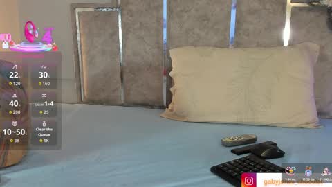 gabyyjones online show from 11.04.25