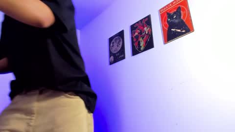 Snapshot of gaeloconner chatting on 12.25.24 Gael Conner online show from 12.25.24